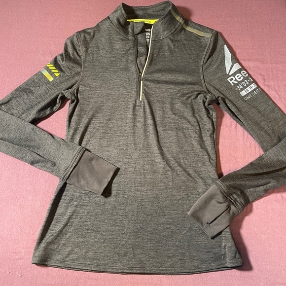 Reebok Tops - Reebok One Series Long Sleeve 1/2 Zip Running Sweatshirt Dark Gray 2XS (15" P2P)